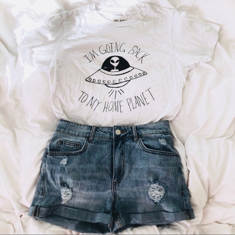 Funny Alien graphic tee t/shirt